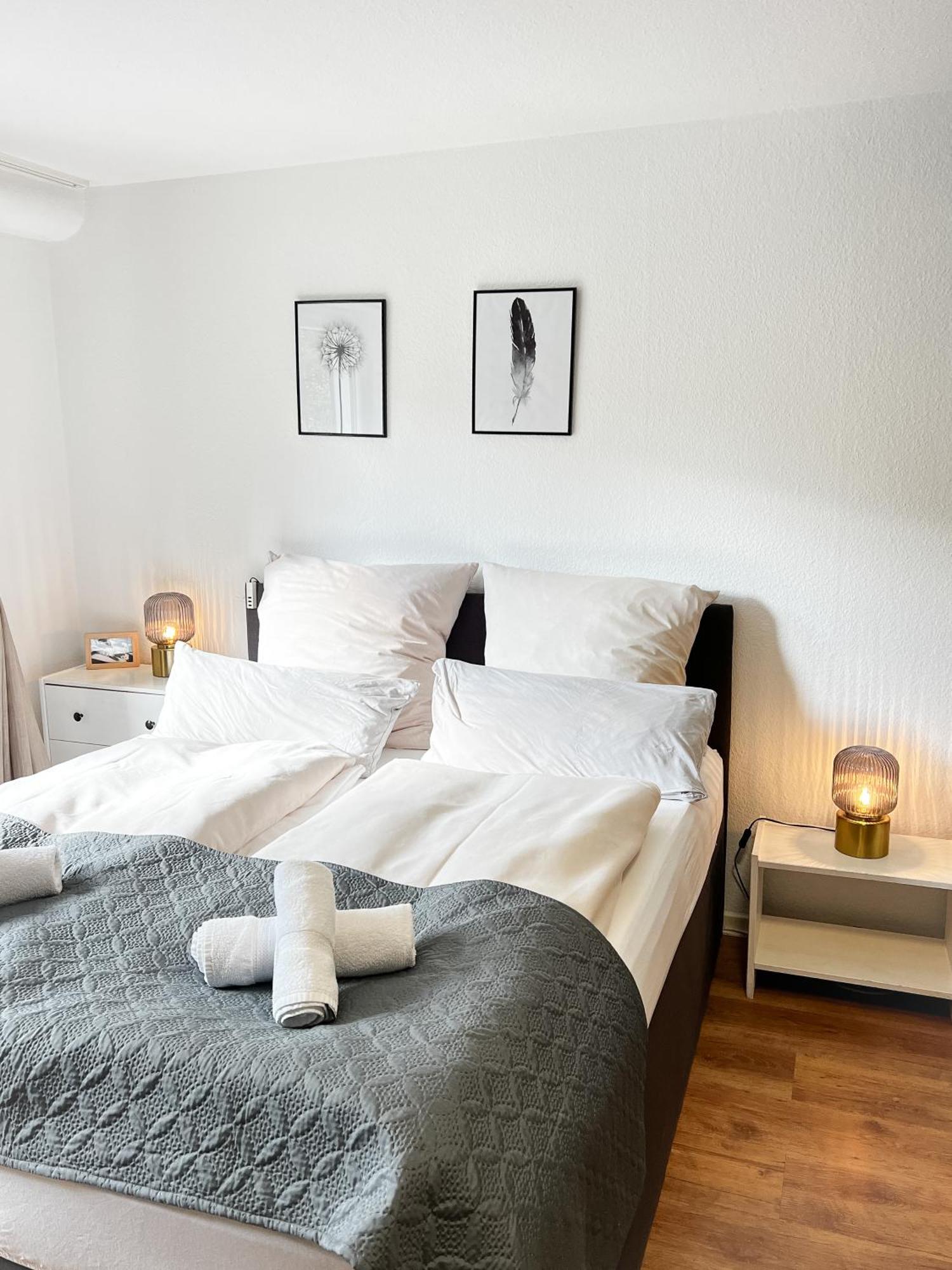 Modern Room With Netflix In Porta Westfalica Exterior photo